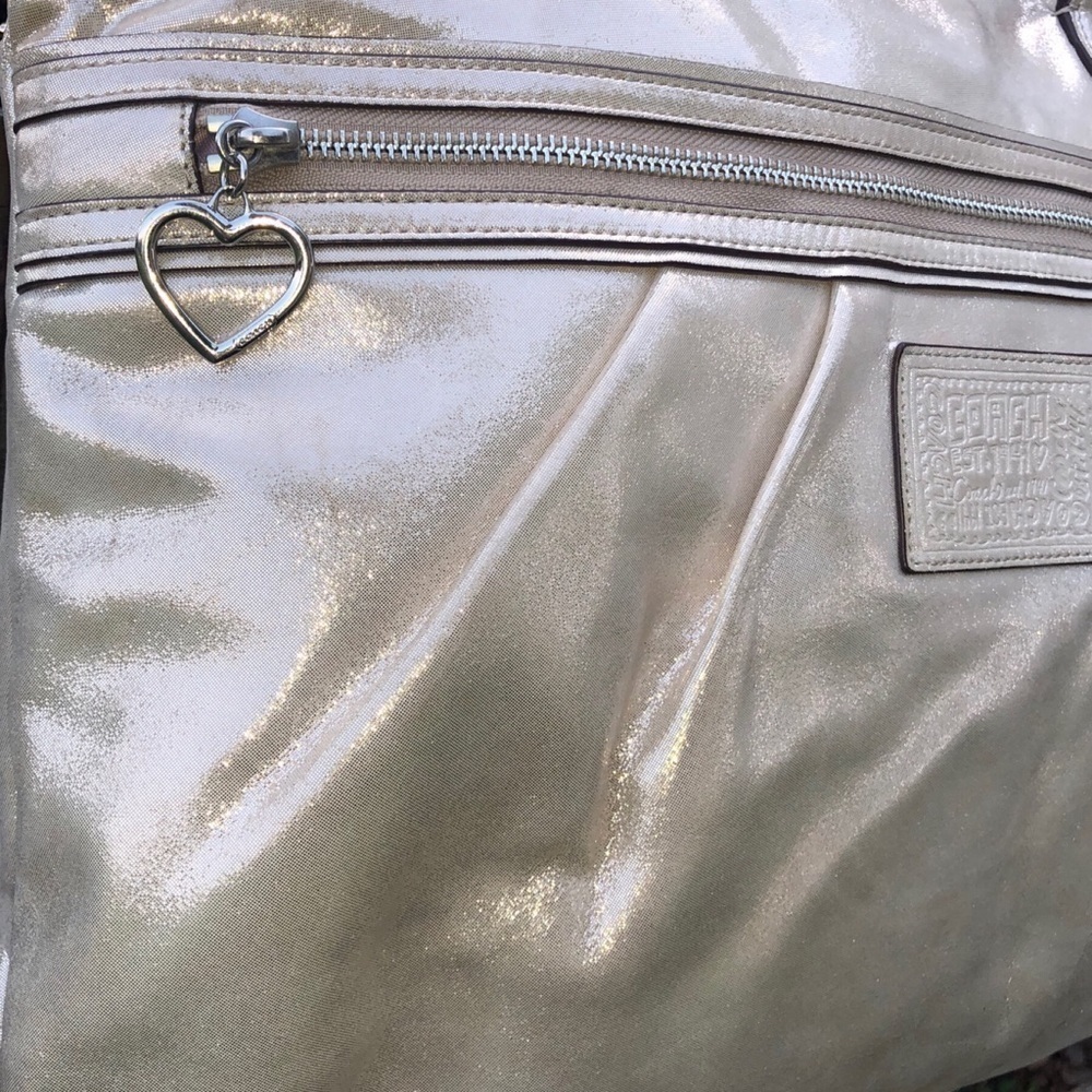 F20441 Coach Champagne Metallic Shimmery Poppy Bag - Picture 8 of 9